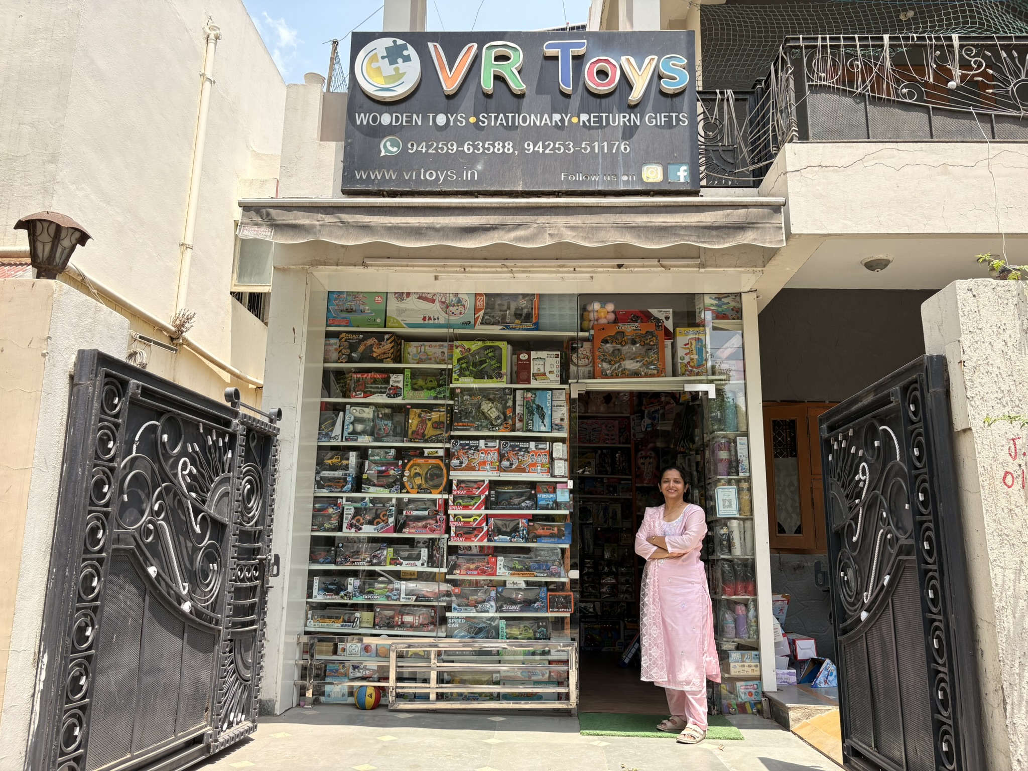 VR toys Store at MIG, Indore